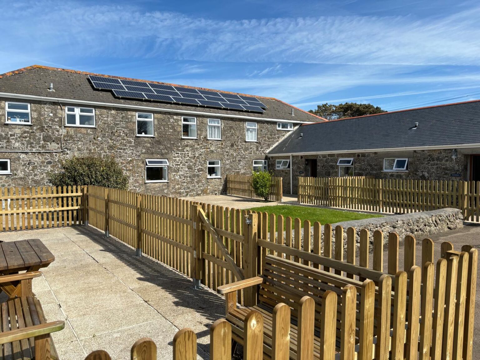 Trevalgan Holidays Little Barn front courtyard